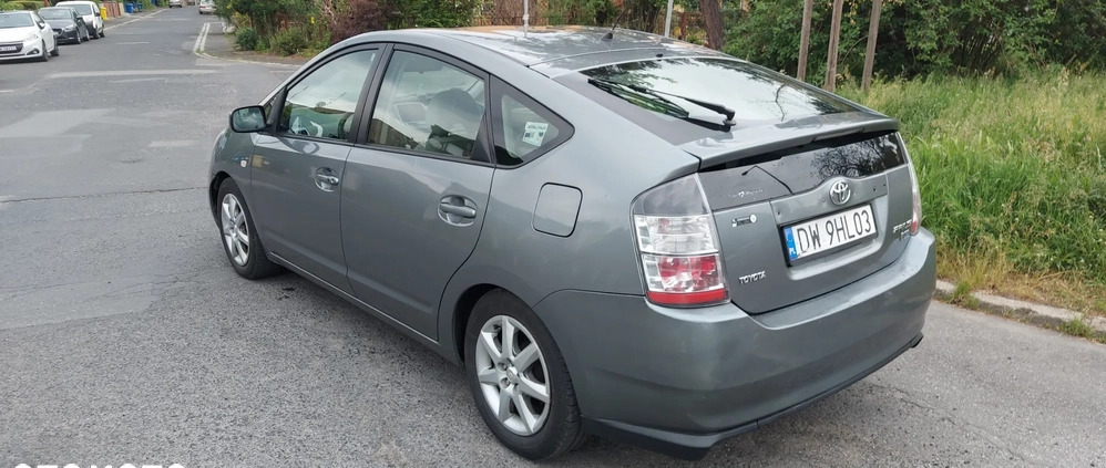 Toyota Prius cena 16000 przebieg: 249763, rok produkcji 2004 z Wrocław małe 37